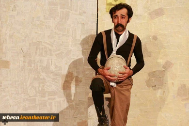 نمایش آدم آدم است