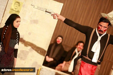 نمایش آدم آدم است