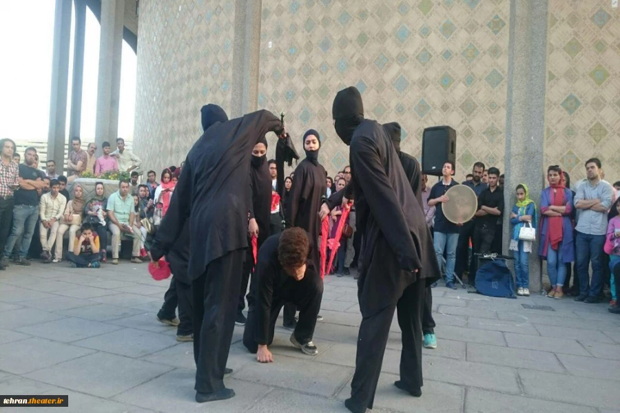 اجرا در محوطه باز تئاترشهر