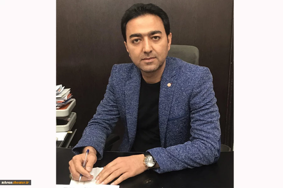 مهدی اکبری زاده دبیر نخستین جشنواره تئاتر بهارستان