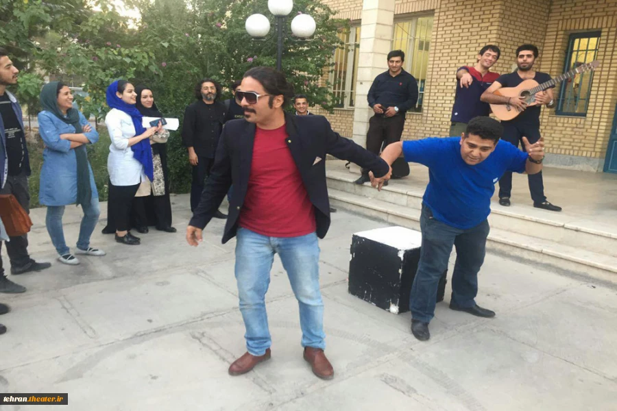 نمایش خیابانی «مسیر زندگی»