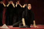 اجرای نمایش «من» به کارگردانی فرهاد تجویدی در شب افتتاحیه