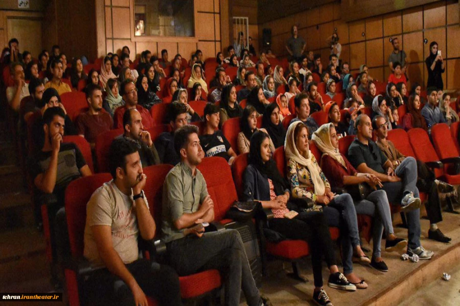 استقبال از نمایش من در فیروزکوه