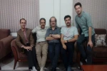جلسه چند تن از هنرمندان تئاتر فیروزکوه در حاشیه اجرای نمایش من