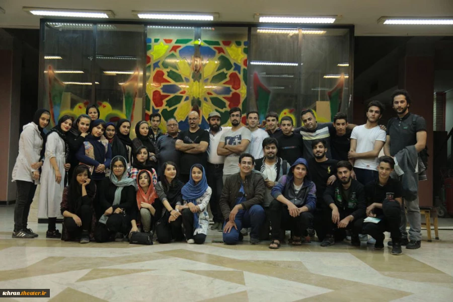 عکس دسته جمعی هنرجویان کارگاه تخصصی نمایش «ایده تا اجرا» مدرس : مهدی حبیبی/ شهرستان پردیس