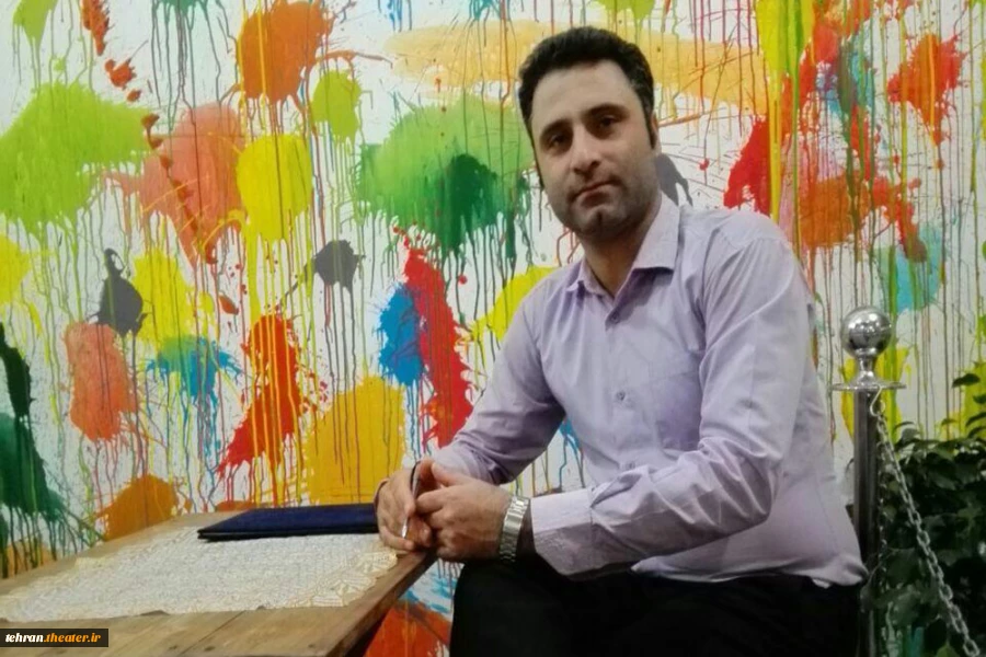 مصطفی بیات کارگردان نمایش خیابانی دایره