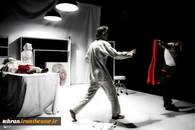 اجرای افتتاحیه نمایش «جنگ کثیف»