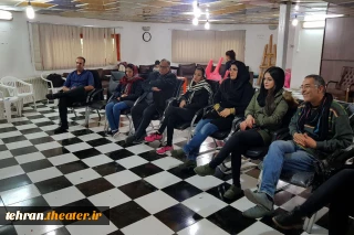 هنرمندان گروه تئاترپنج به تماشای فیلم تئاتر«عاملانه، عا شقانه، قاتلانه» نشستند