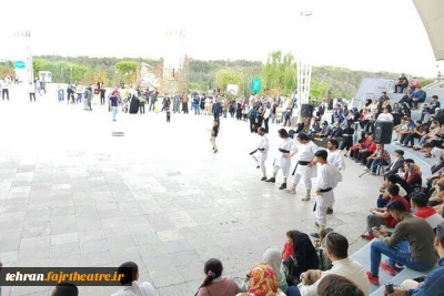 اجرای نمایش خیابانی «وطنم وتنم جاویدان» در پارک آب و آتش