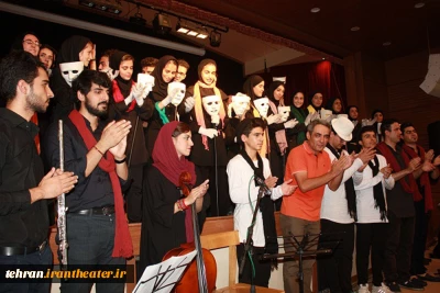 پس از اجرای موفق در تهران

«آنکه گفت آری آنکه گفت نه » به فرهنگسرای ایثار اندیشه شهریار رفت