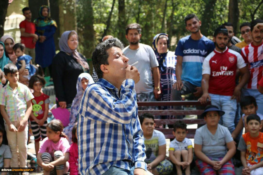 نمایش خیابانی« به خاطر سادگی ام» در شهرستان دماوند(عکس از محمدعلی اسدی راد)