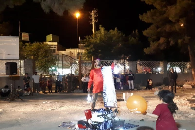 نمایش خیابانی«نگاتیو سفید» در شهرستان ورامین اجرا شد