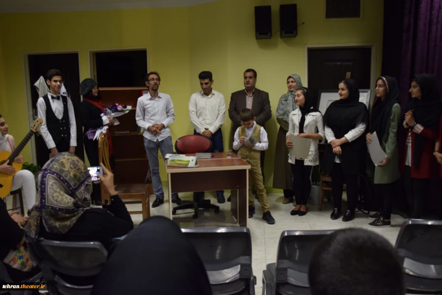 آئین پایان دوره آموزشی مقدماتی بازیگری تئاترشهرستان قرچک