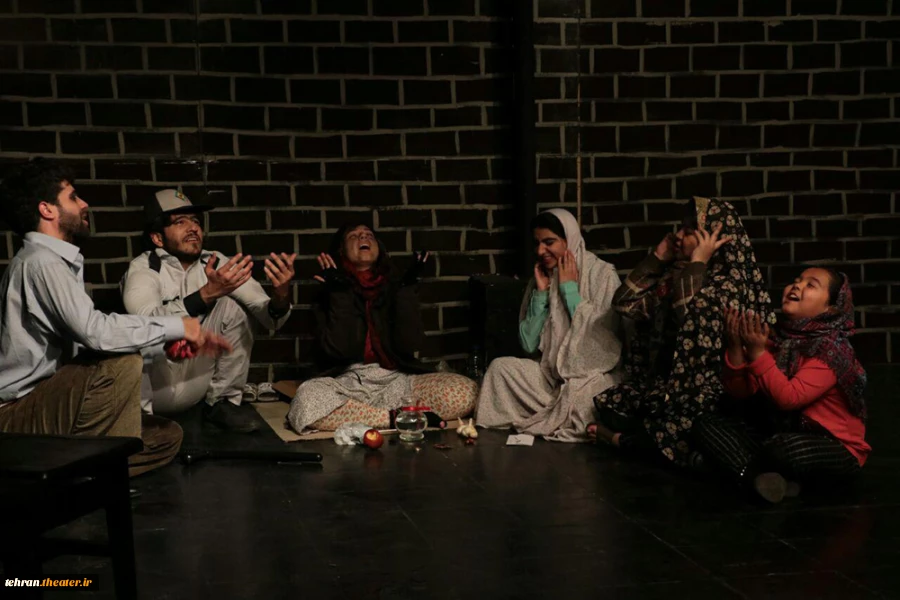 نمایش کمدی موزیکال« پشت کلانتری،کوچه اول،زیر تیر چراغ برق» در پاکدشت