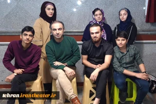 همکاری انجمن هنرهای نمایشی ری با سرای محله شهادت

کارگاه بازیگری تئاتر در ری برگزار می شود