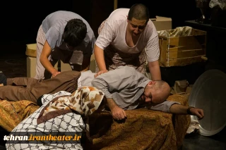 نگاهی به نمایش سال های بی من به بهانه اجرا در بیست و پنجمین جشنواره تئاتر استان تهران

آژیرخوش رنگ