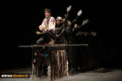 در بیست و پنجمین جشنواره تئاتراستان تهران

نمایش بهرام چوبینه به روی صحنه رفت