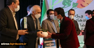 با حضور احد جاودانی مدیرکل فرهنگ و ارشاد اسلامی استان

آیین اختتامیه نخستین همایش نمایش هنرجوی نهال در پاکدشت برگزار شد