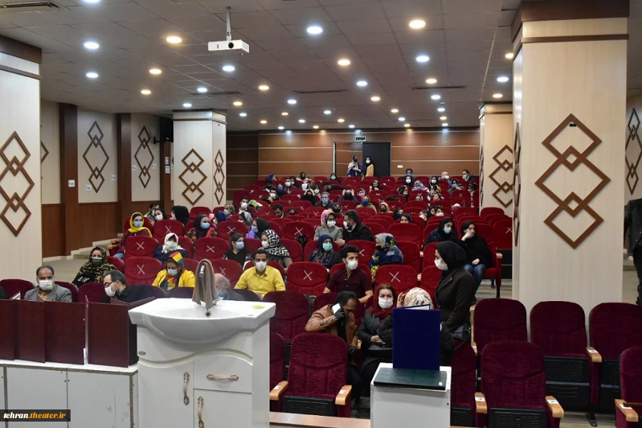 آیین تقدیر از بازیگران و عوامل نمایش انتهای پارک برگزار شد 3
