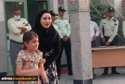 به مناسبت هفته مبازره با مواد مخدر

نمایش‌های خیابانی در شهرستان ورامین اجرا شد