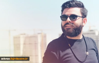 علیرضا رجبی

خانه تلخ و شیرین» نمایش ایرانی بر اساس کمدی موقعیت است