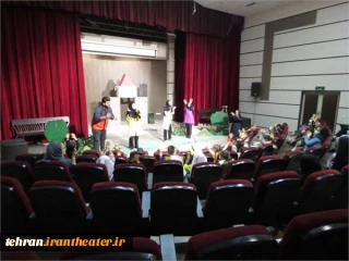 نمایش کودکانه «شمع گل پروانه» درشهرستان بهارستان به صحنه رفت