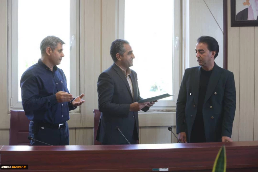 انتصاب مهدی اکبری‌زاده به عنوان دبیر بیست و هشتمین جشنواره تئاتر استان تهران 3