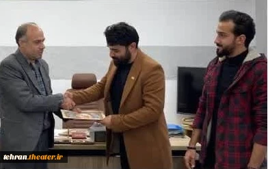 تجلیل از گروه نمایش خیابانی «اپی لپسی» در ورامین