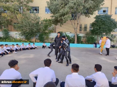 اجرای نمایش خیابانی «تاریخ انقضاء» در شهرستان بهارستان
